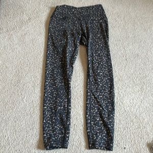Hi I’m selling these super cute varley pants  in great condition too
